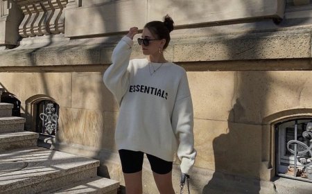 Essentials Hoodie with Sweatpants Redefining Everyday Fashion