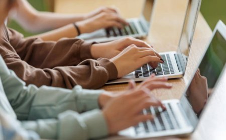 Why a Professional Proofreading Service is Essential for Academic and Business Success