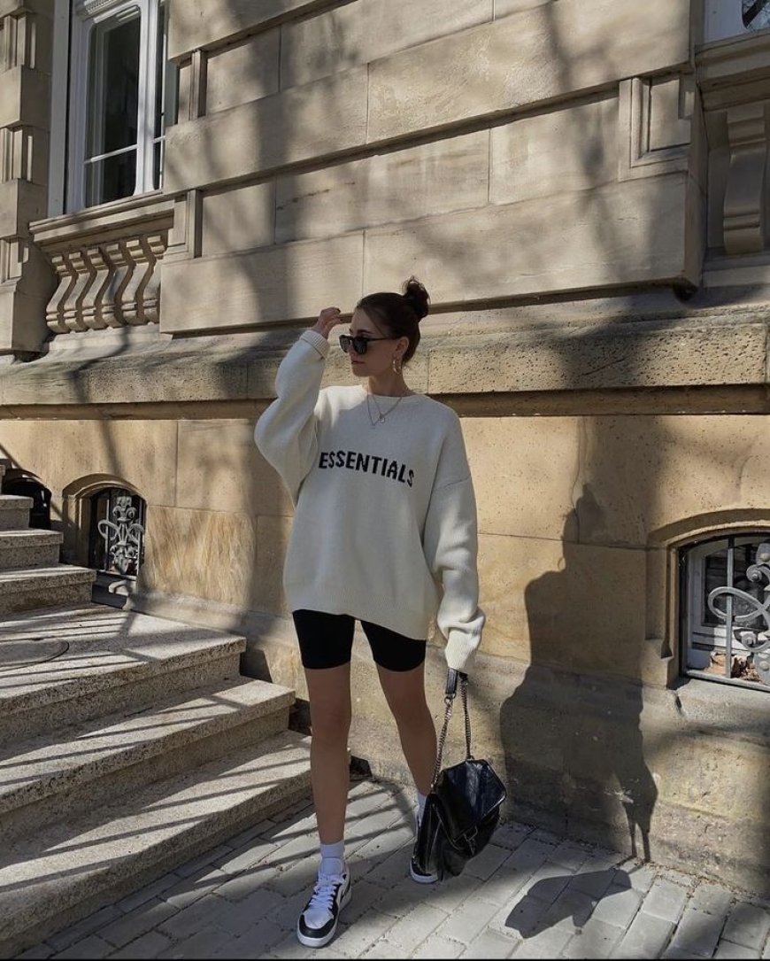 Essentials Hoodie with Sweatpants Redefining Everyday Fashion