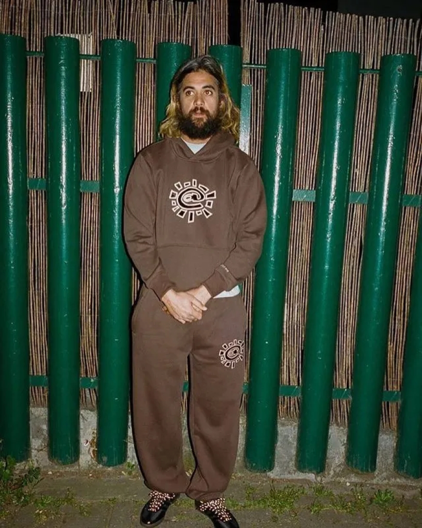 Adwysd Tracksuit: The Ultimate Blend of Style and Comfort for Athletes"